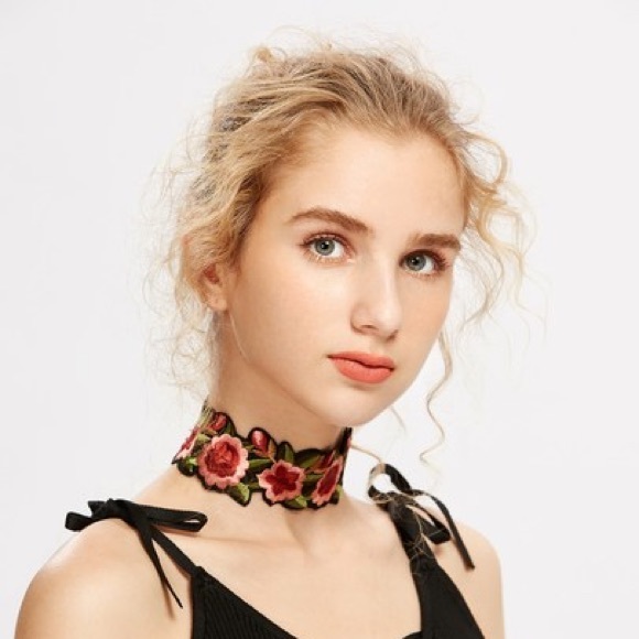 🌺Flower choker🌺 - Picture 2 of 7